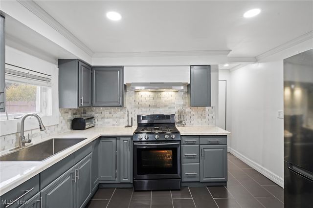 1607 E 34th Street, Cleveland, OH 44114