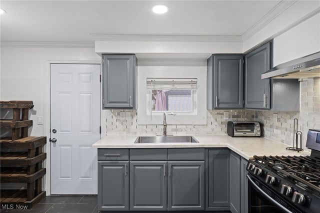 1607 E 34th Street, Cleveland, OH 44114