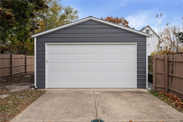 1607 E 34th Street, Cleveland, OH 44114