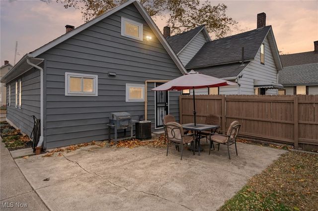 1607 E 34th Street, Cleveland, OH 44114