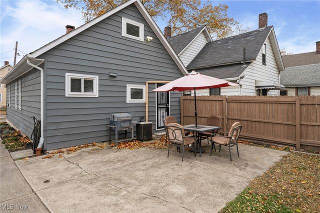 1607 E 34th Street, Cleveland, OH 44114