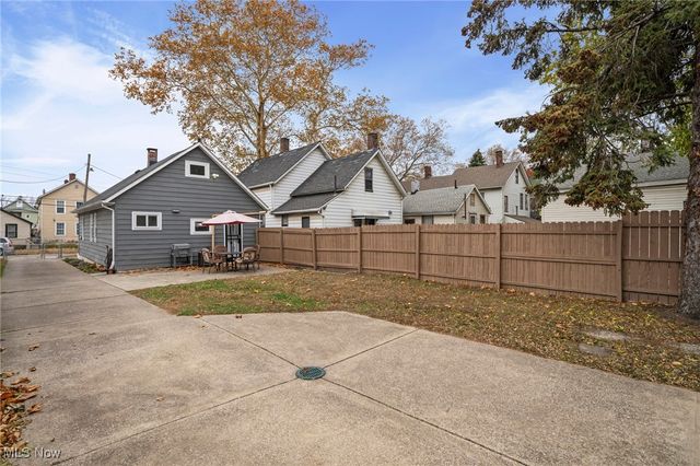 1607 E 34th Street, Cleveland, OH 44114