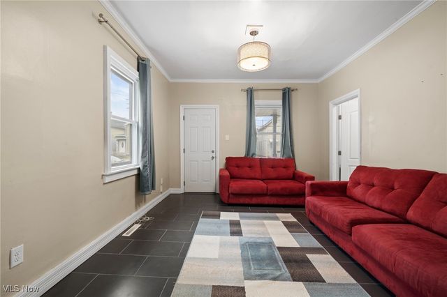 1607 E 34th Street, Cleveland, OH 44114