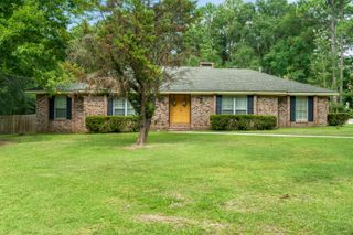132 Fair Lake Dr., Hattiesburg, MS 39402