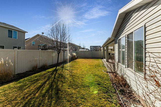 926 N CALLIE CT, North Salt Lake, UT 84054