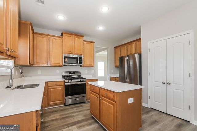 1230 St James Place, Loganville, GA 30052