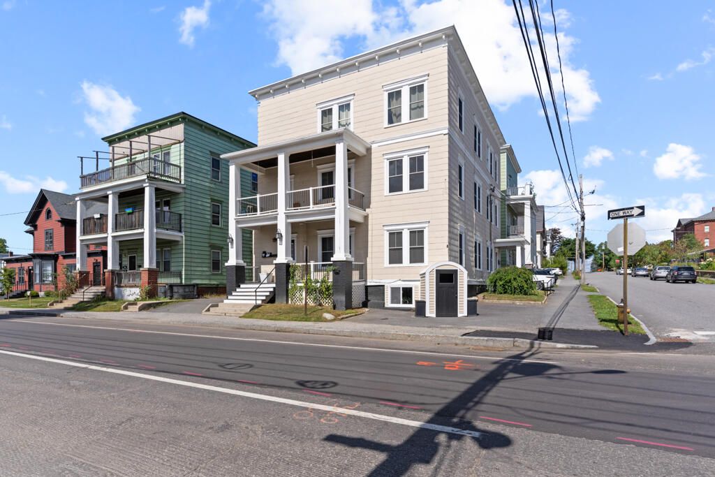 128 Pine Street, Lewiston, ME 04240 — photo 2