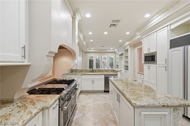 7980 Castle Pines Avenue, Las Vegas, NV 89113