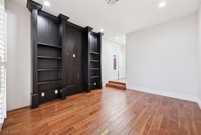 7980 Castle Pines Avenue, Las Vegas, NV 89113