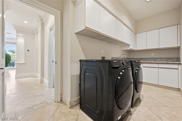 7980 Castle Pines Avenue, Las Vegas, NV 89113