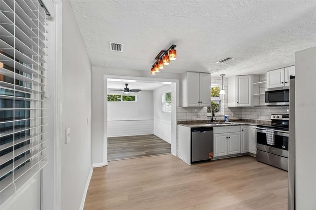 6201 SILVER DRIVE, New Port Richey, FL 34653