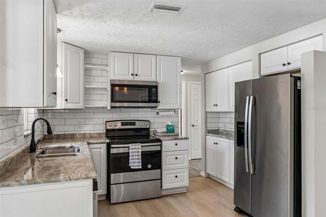 6201 SILVER DRIVE, New Port Richey, FL 34653