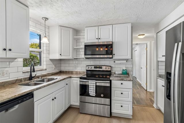 6201 SILVER DRIVE, New Port Richey, FL 34653