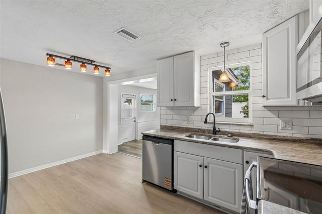 6201 SILVER DRIVE, New Port Richey, FL 34653