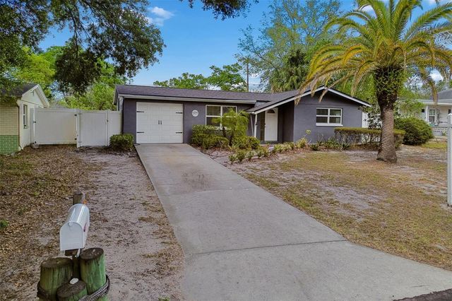 6201 SILVER DRIVE, New Port Richey, FL 34653