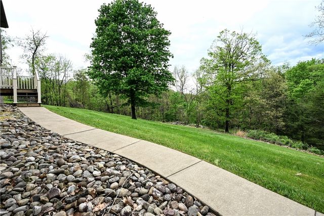 124 Dalton Ln, Hempfield Twp, PA 15625