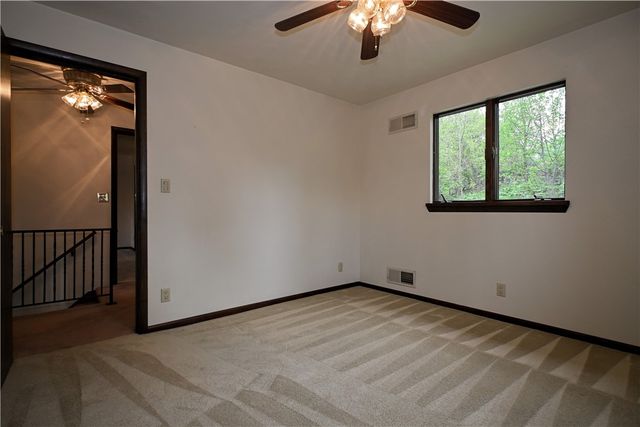 124 Dalton Ln, Hempfield Twp, PA 15625