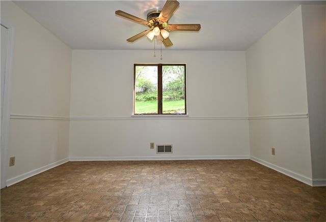 124 Dalton Ln, Hempfield Twp, PA 15625