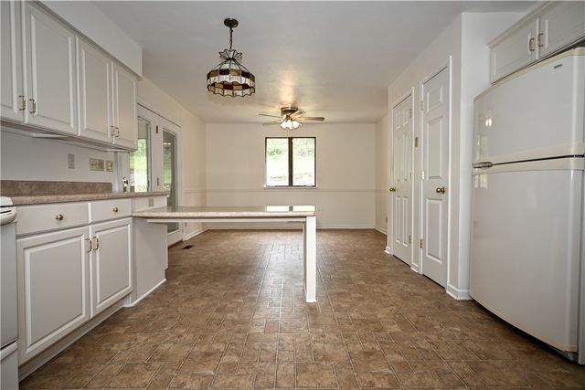 124 Dalton Ln, Hempfield Twp, PA 15625