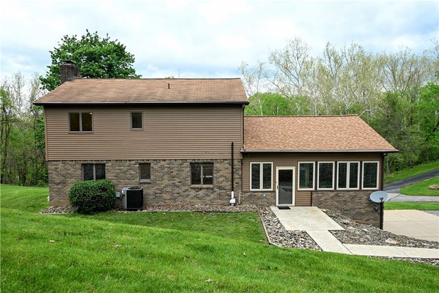 124 Dalton Ln, Hempfield Twp, PA 15625