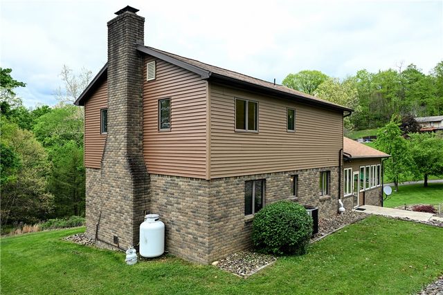 124 Dalton Ln, Hempfield Twp, PA 15625