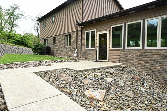124 Dalton Ln, Hempfield Twp, PA 15625