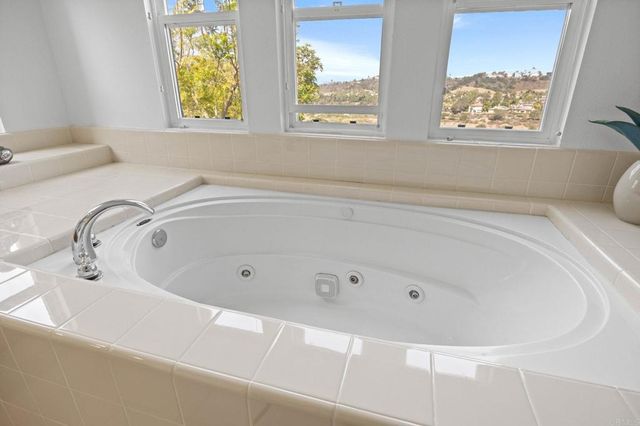 6269 Paseo Privado, Carlsbad, CA 92009