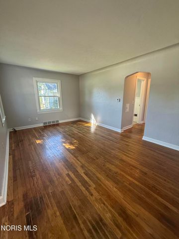 4114 S Detroit Avenue, Toledo, OH 43614