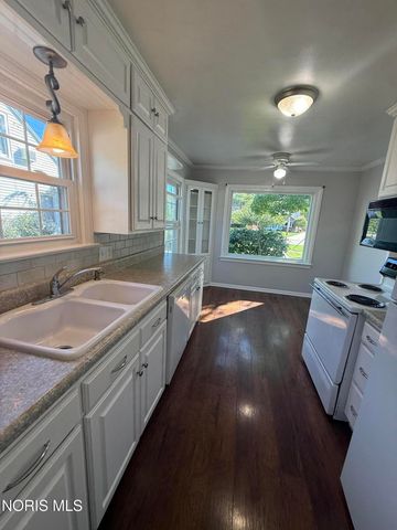 4114 S Detroit Avenue, Toledo, OH 43614