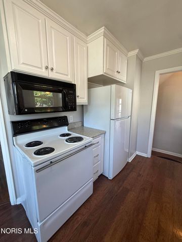 4114 S Detroit Avenue, Toledo, OH 43614
