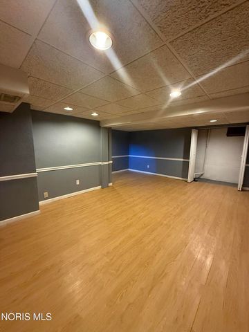 4114 S Detroit Avenue, Toledo, OH 43614