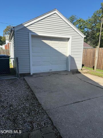 4114 S Detroit Avenue, Toledo, OH 43614