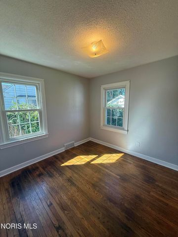 4114 S Detroit Avenue, Toledo, OH 43614