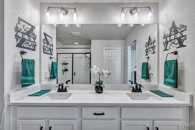 3434 Bella Luna Dr, Pueblo, CO 81001
