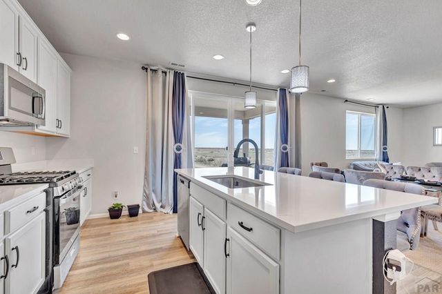 3434 Bella Luna Dr, Pueblo, CO 81001