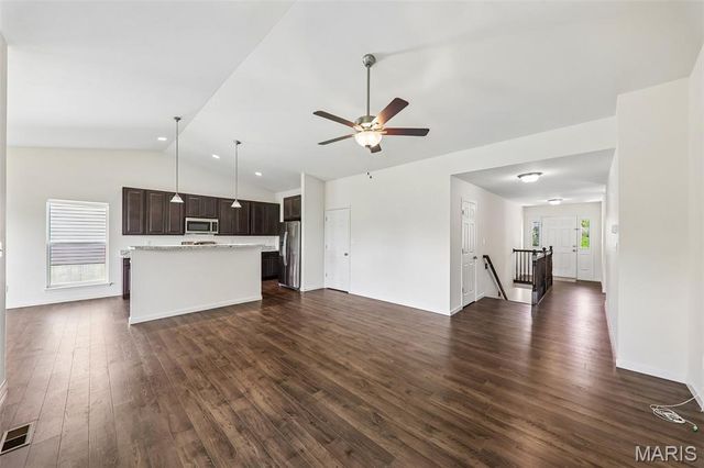 465 Timber Valley Trail, Fenton, MO 63026