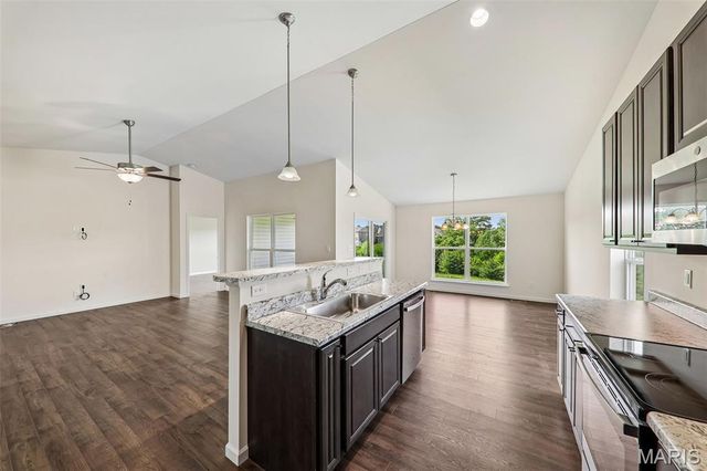 465 Timber Valley Trail, Fenton, MO 63026