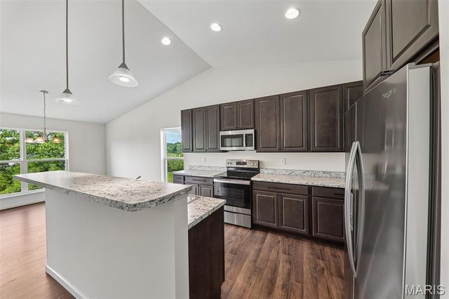 465 Timber Valley Trail, Fenton, MO 63026
