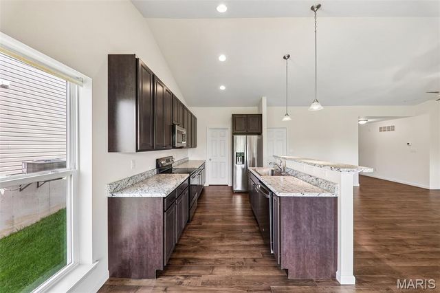 465 Timber Valley Trail, Fenton, MO 63026