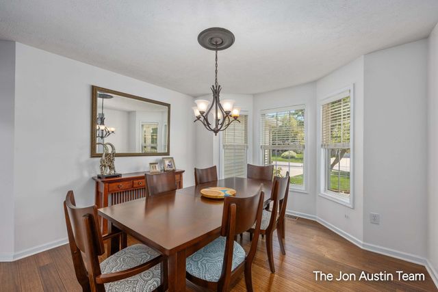 3461 Mason Ridge Drive NE, Grand Rapids, MI 49525