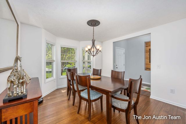 3461 Mason Ridge Drive NE, Grand Rapids, MI 49525