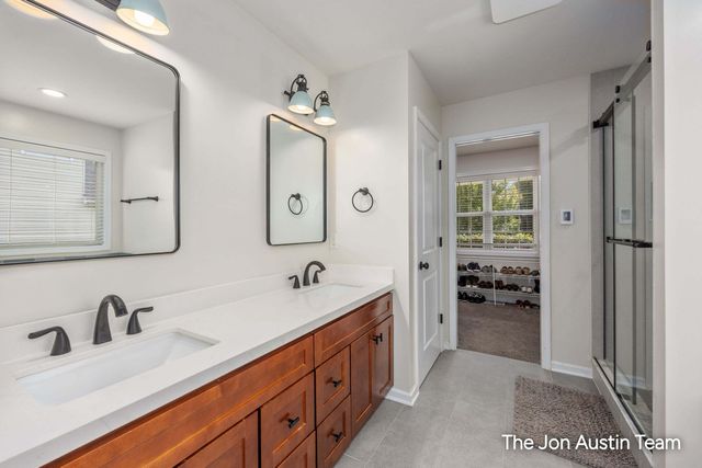 3461 Mason Ridge Drive NE, Grand Rapids, MI 49525