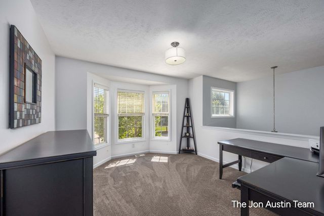 3461 Mason Ridge Drive NE, Grand Rapids, MI 49525