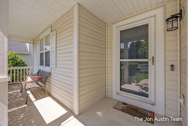 3461 Mason Ridge Drive NE, Grand Rapids, MI 49525