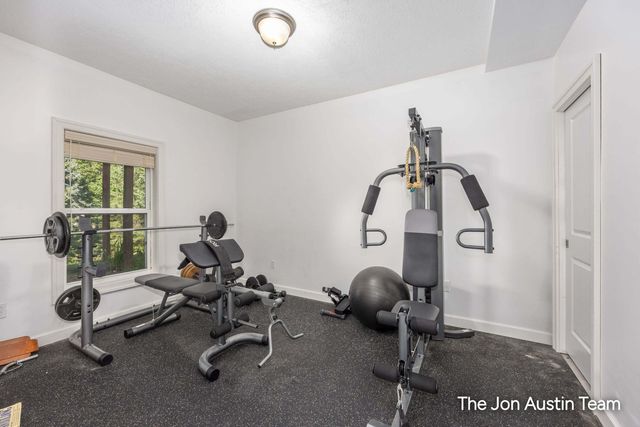 3461 Mason Ridge Drive NE, Grand Rapids, MI 49525
