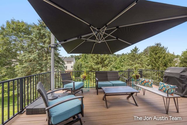 3461 Mason Ridge Drive NE, Grand Rapids, MI 49525