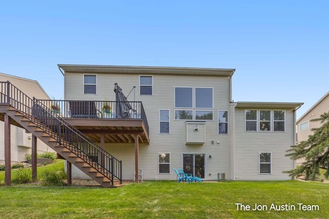 3461 Mason Ridge Drive NE, Grand Rapids, MI 49525