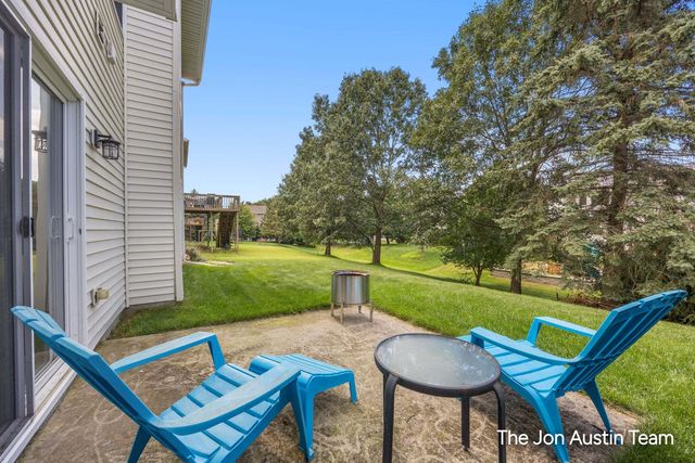 3461 Mason Ridge Drive NE, Grand Rapids, MI 49525