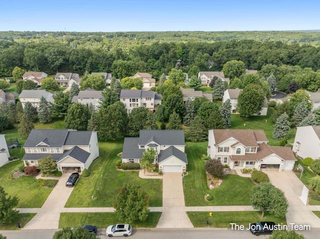 3461 Mason Ridge Drive NE, Grand Rapids, MI 49525