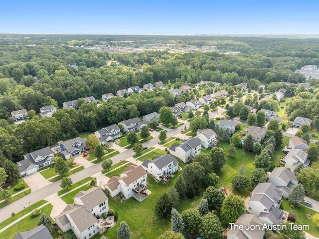 3461 Mason Ridge Drive NE, Grand Rapids, MI 49525